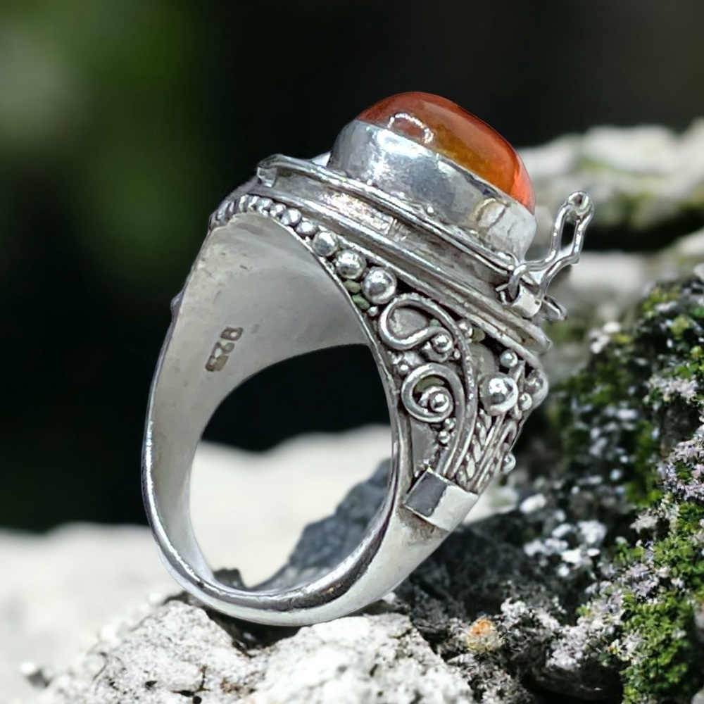 🌺Vintage Sterling Amber Poison Ring - Picture 5 of 15